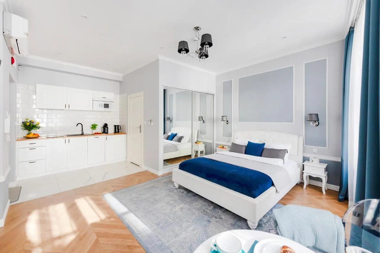 Main Square Apartments Krakov 3*,
